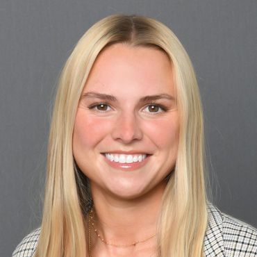 Madison Lantzakis headshot